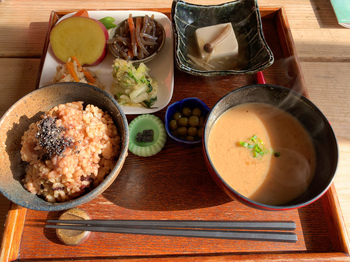 【ランチ】ごはんや「玄米心食あいすなお」（直島・本村エリア）〜家プロジェクト鑑賞前後のランチにオススメ〜